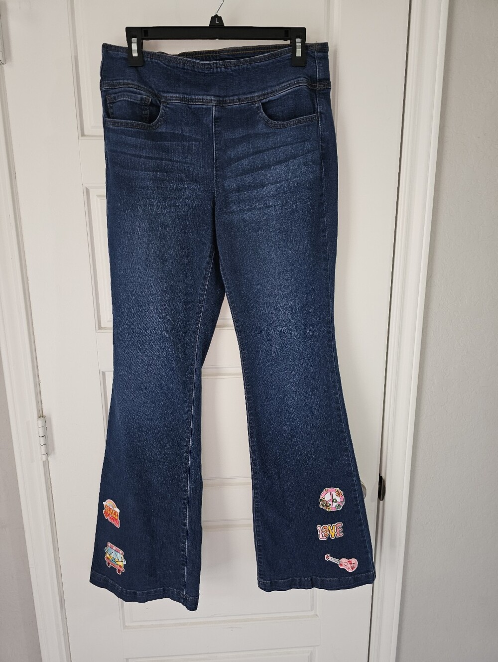 sofia by sofia vergara Dark Blue Flare Jeans with Patch Details